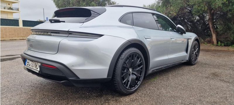 Porsche Taycan • 2022 • 40,000 km 6