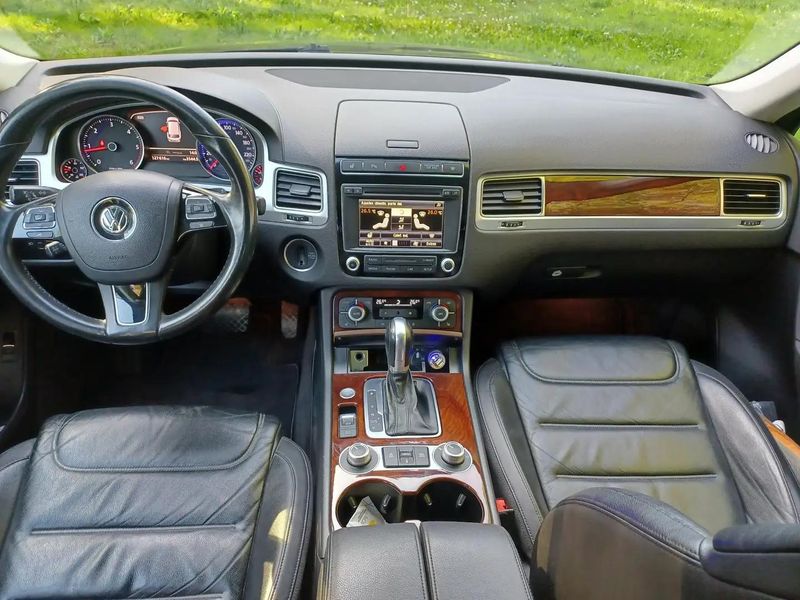 Volkswagen Touareg • 2015 • 127,000 km 4