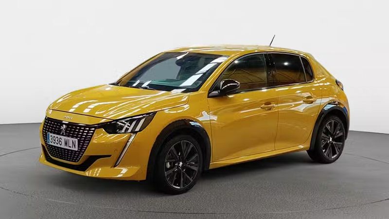 Peugeot 2008 • 2023 • 9,066 km 1