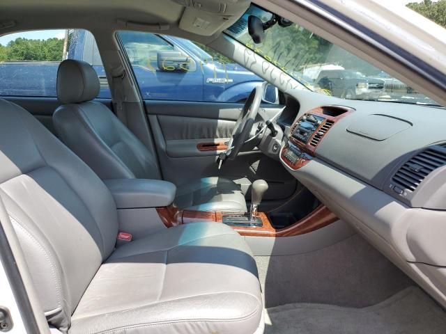 Toyota Camry • 2004 • 12 km 5