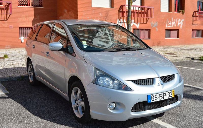 Mitsubishi Grandis • 2006 • 90,000 km 1
