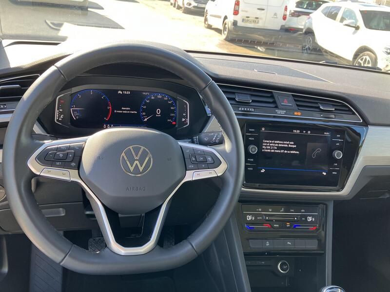 Volkswagen Touran • 2023 • 24,155 km 10