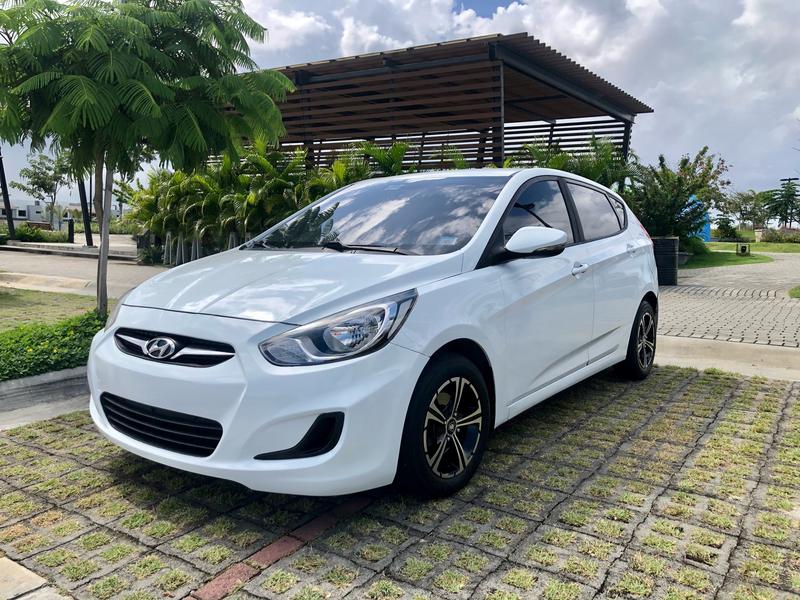 Hyundai Accent • 2012 • 120,000 km 3