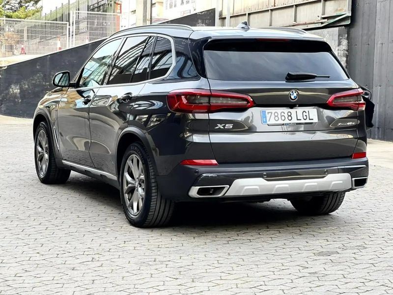 BMW X5 • 2020 • 98,000 km 4