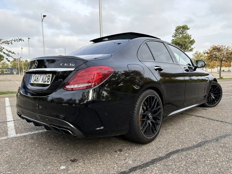 Mercedes-Benz C-Class • 2015 • 129,000 km 1