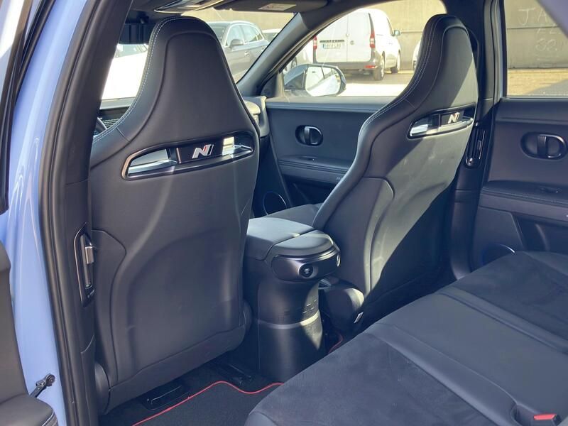 Hyundai Ioniq Electric • 2024 • 20,256 km 15