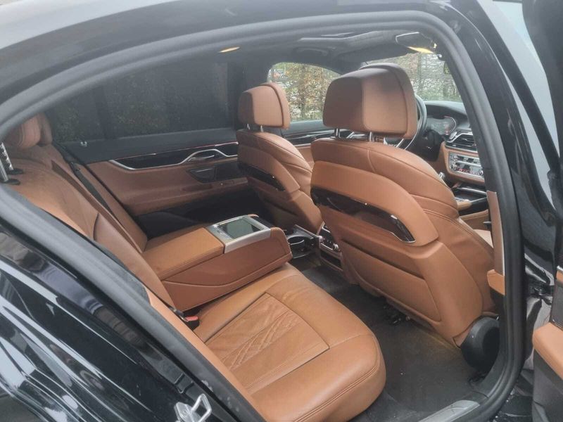 BMW 7 Series • 2020 • 112,000 km 3