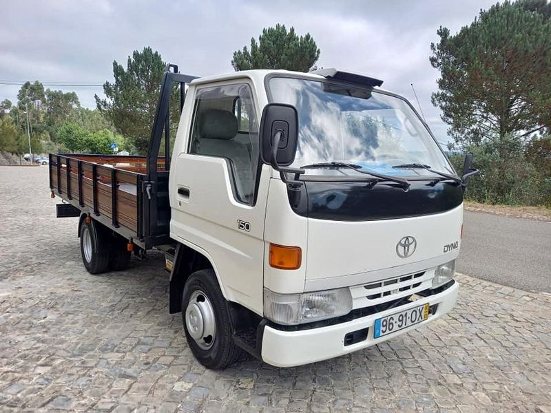 Toyota Dyna • 2000 • 204,000 km 1
