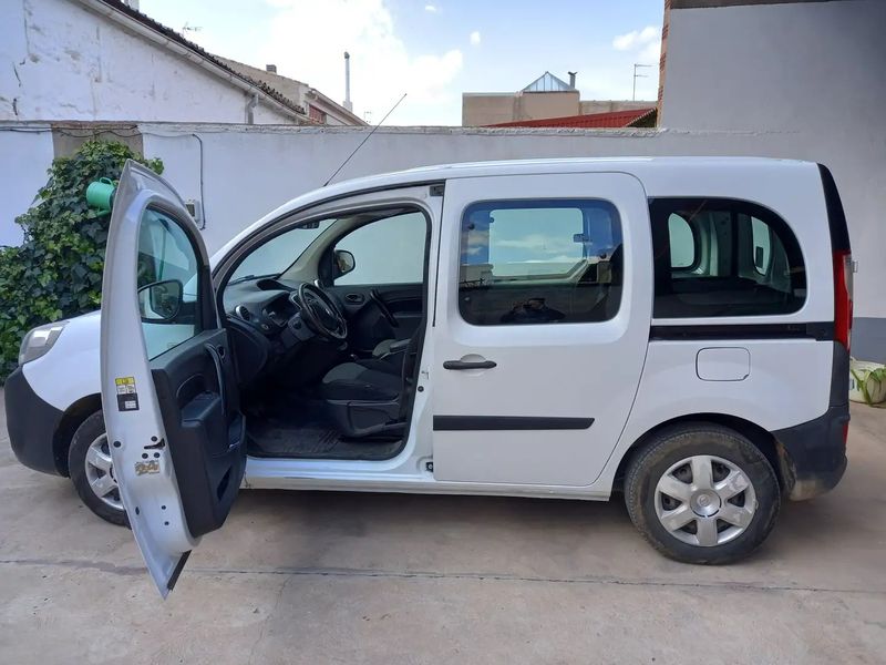 Renault Kangoo • 2017 • 121,374 km 3
