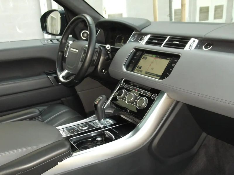 Land Rover Range Rover Sport • 2014 • 132,000 km 6