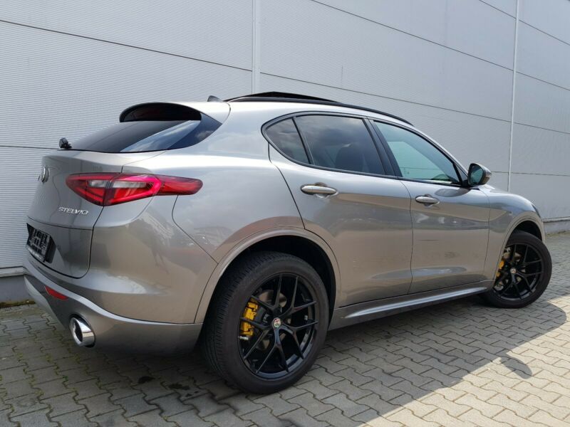 Alfa Romeo Stelvio • 2018 • 27,000 km 14