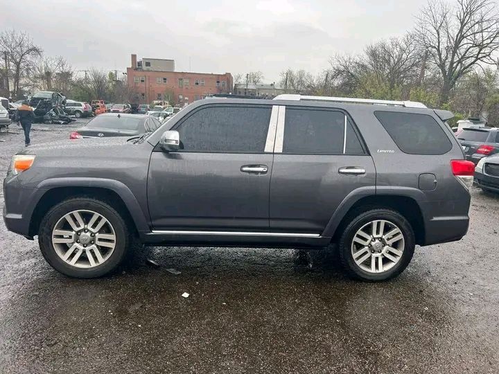 Toyota 4 Runner Limited • 2016 • 1,950 km 4