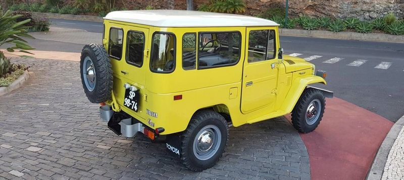 Toyota 4Runner • 1982 • 30,000 km 2