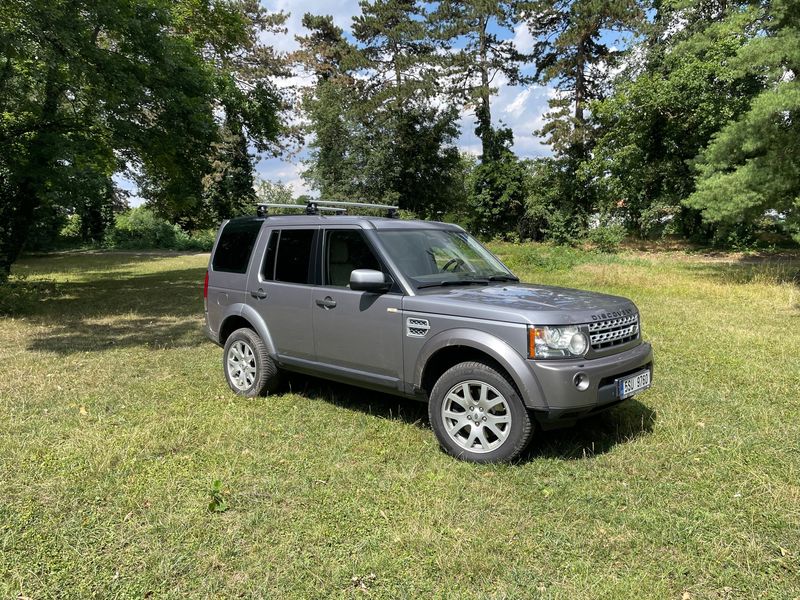 Land Rover Discovery • 2012 • 217,000 km 2