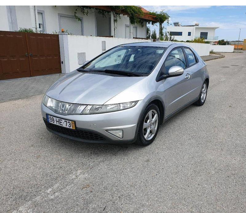 Honda Civic • 2009 • 190,000 km 2