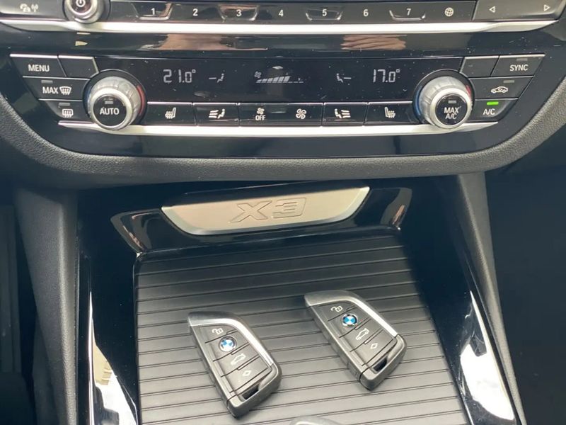 BMW X3 • 2018 • 145,900 km 12