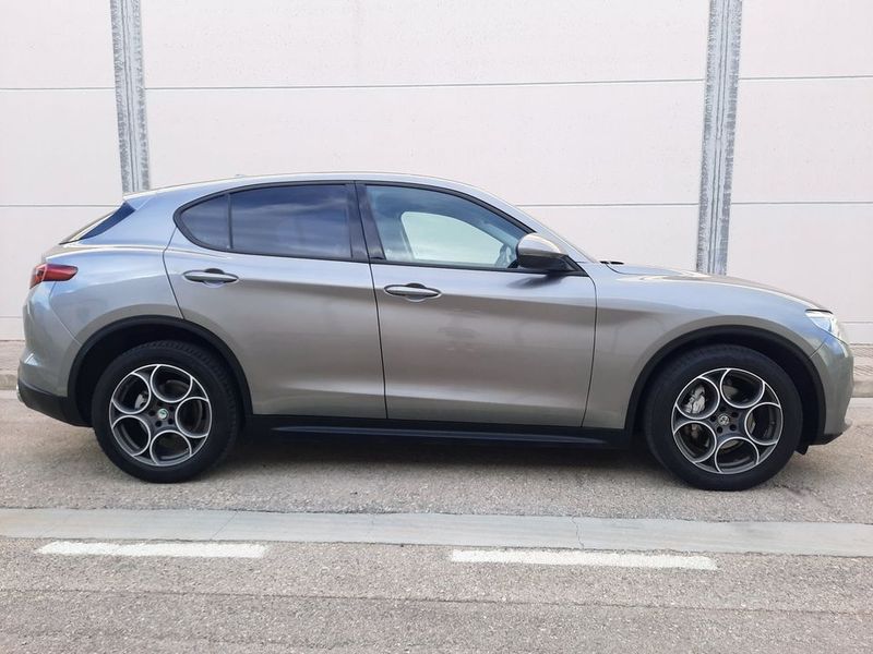 Alfa Romeo Stelvio • 2017 • 207,000 km 4