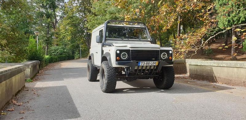 Land Rover Defender • 2003 • 135,000 km 1