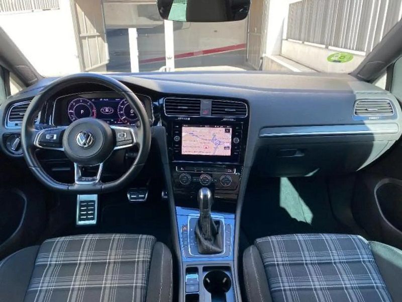 Volkswagen Golf • 2018 • 76,200 km 2