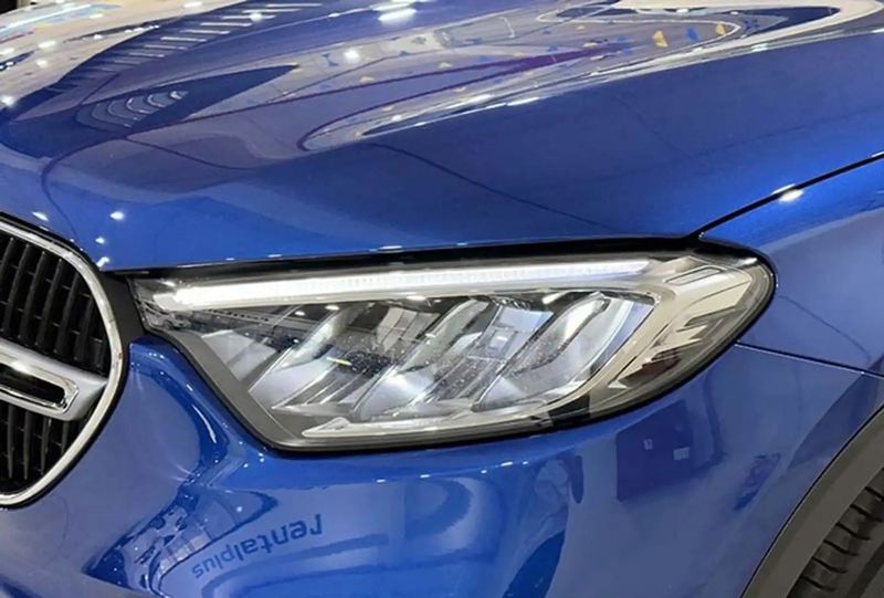 Mercedes-Benz GLC-Class • 2023 • 14,000 km 11