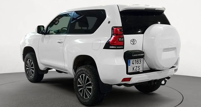 Toyota Land Cruiser • 2019 • 140,545 km 4