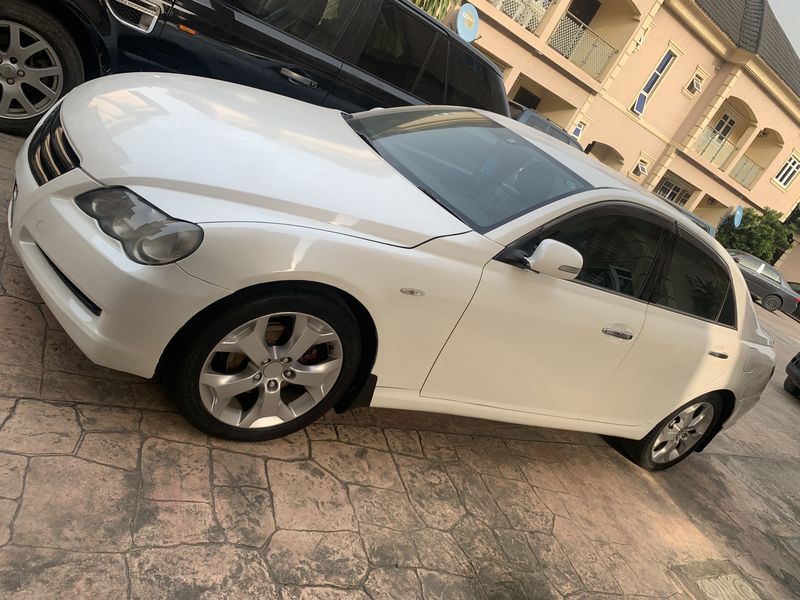 Toyota Matrix • 2006 • 105,000 km 4