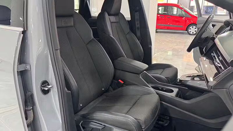 Audi Q5 • 2022 • 24,221 km 3