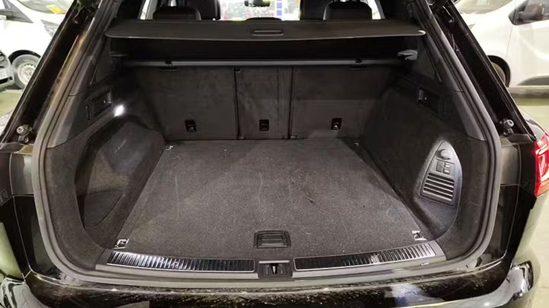 Volkswagen Touareg • 2019 • 94,801 km 26