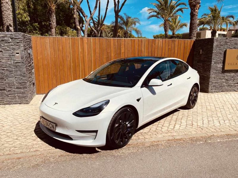 Tesla Model 3 • 2021 • 7,000 km 1