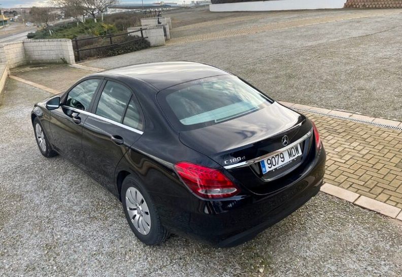 Mercedes-Benz C-Class • 2016 • 115,000 km 4