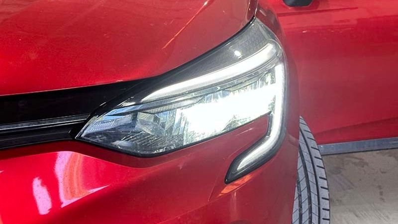 Renault Clio • 2023 • 5,750 km 12