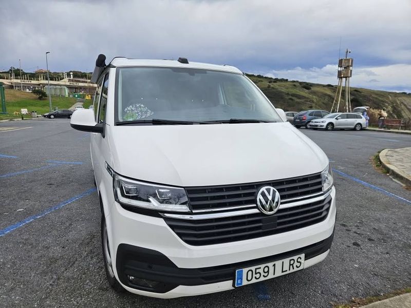 Volkswagen California • 2021 • 60,000 km 1