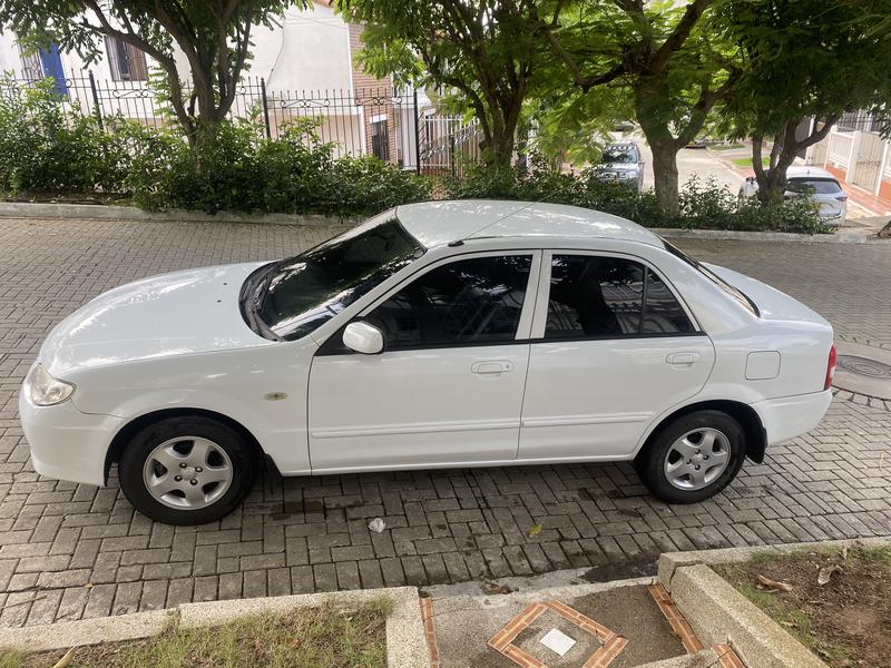 Mazda 121 • 2006 • 150,000 km 1