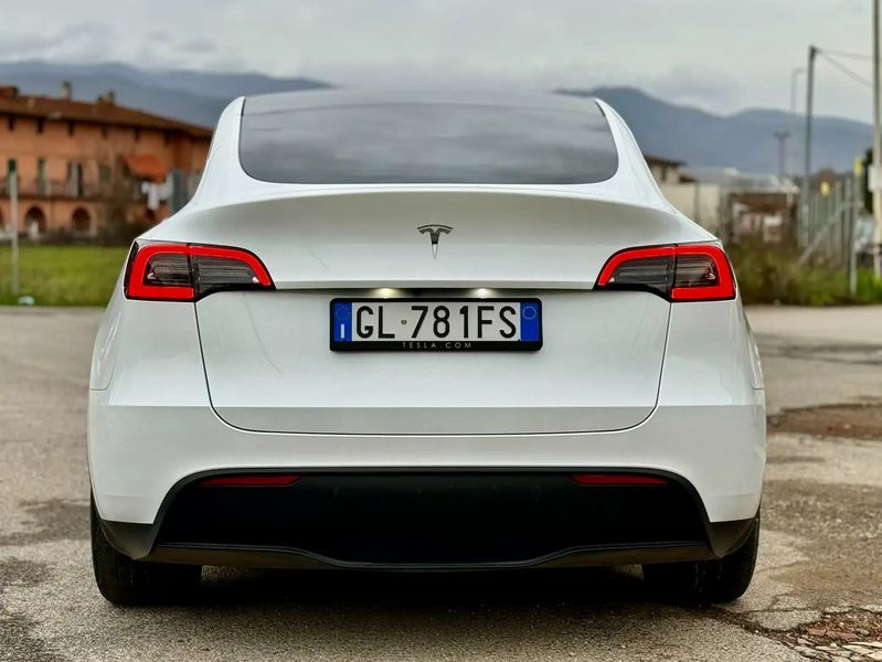 Tesla Model Y • 2022 • 45,000 km 3