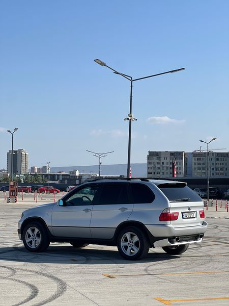 BMW X5 • 2004 • 338,000 km 2