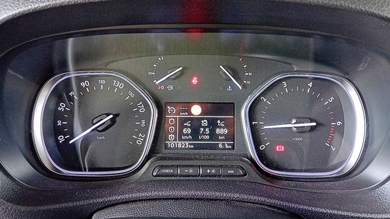 Toyota Verso • 2021 • 101,823 km 18