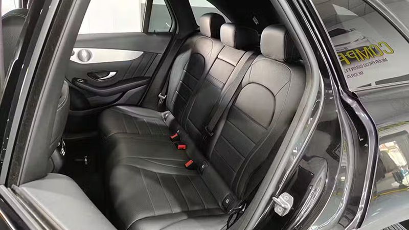 Mercedes-Benz GLC-Class • 2018 • 72,000 km 5