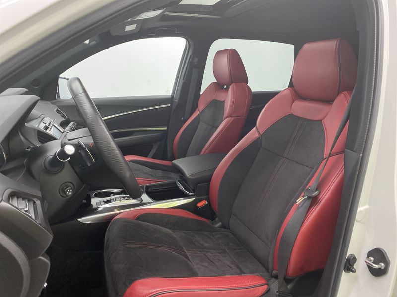 Acura MDX • 2019 • 21,271 km 9