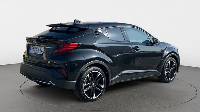 Toyota C-HR • 2022 • 29,936 km 3
