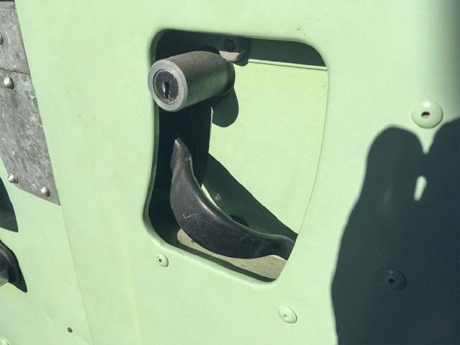 Land Rover Defender • 1971 • 118,000 km 5