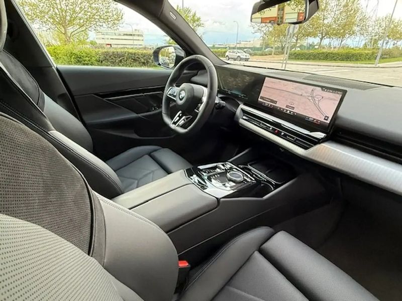 BMW 5 Series • 2024 • 11,000 km 16