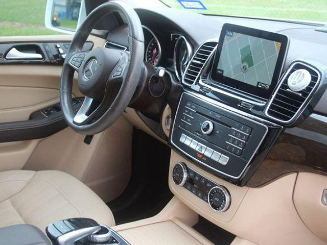 Mercedes-Benz 100 D • 2018 • 15 km 16