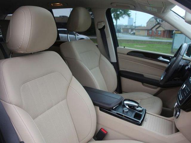 Mercedes-Benz 100 D • 2018 • 15 km 19