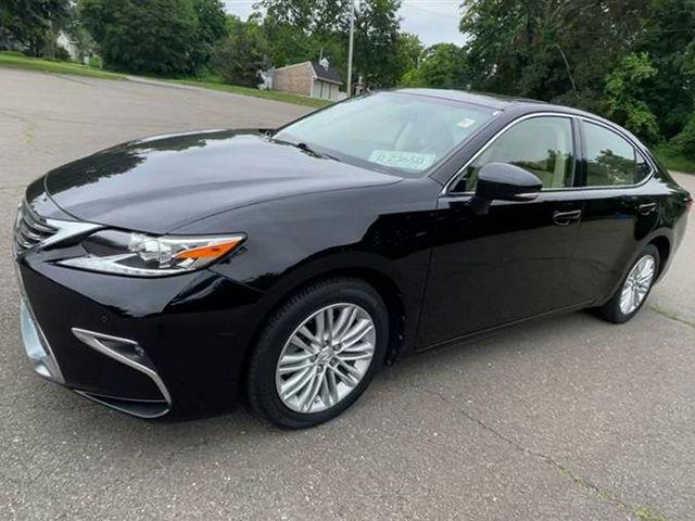 Lexus ES 350 • 2018 • 17,860 km 21