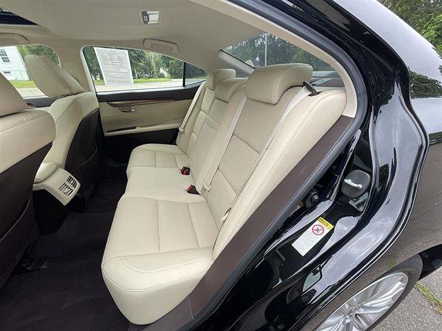 Lexus ES 350 • 2018 • 17,860 km 19