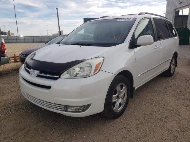 Toyota Sienna • 2004 • 33 km 4