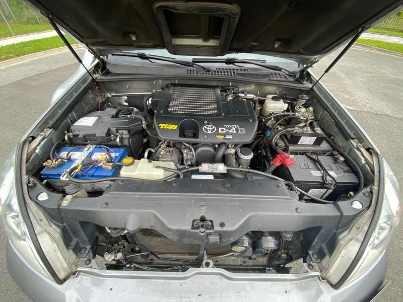 Toyota Land Cruiser • 2004 • 6,000 km 11