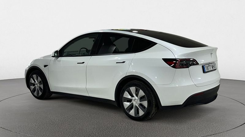 Tesla Model Y • 2023 • 9,294 km 2