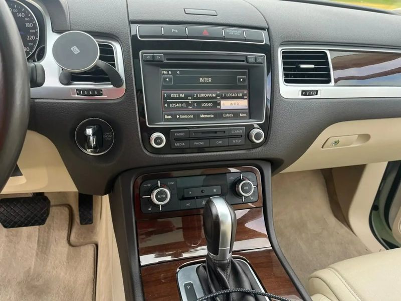 Volkswagen Touareg • 2015 • 66,000 km 8