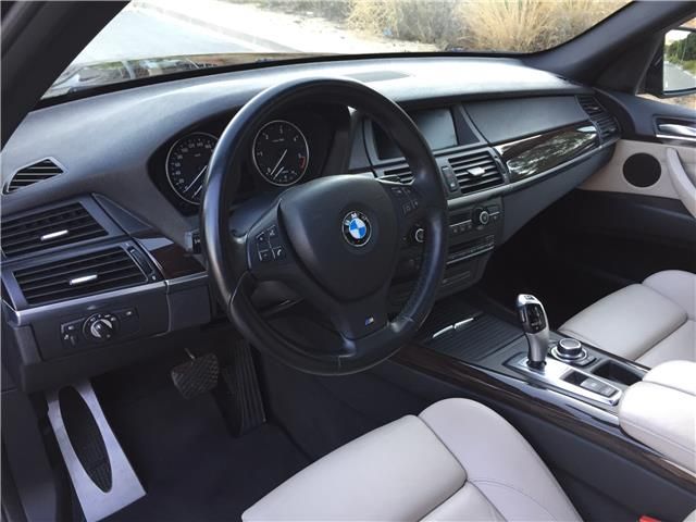 BMW X5 • 2010 • 212,000 km 4